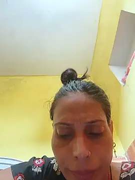 Neha-Singh2 Show in webcam
