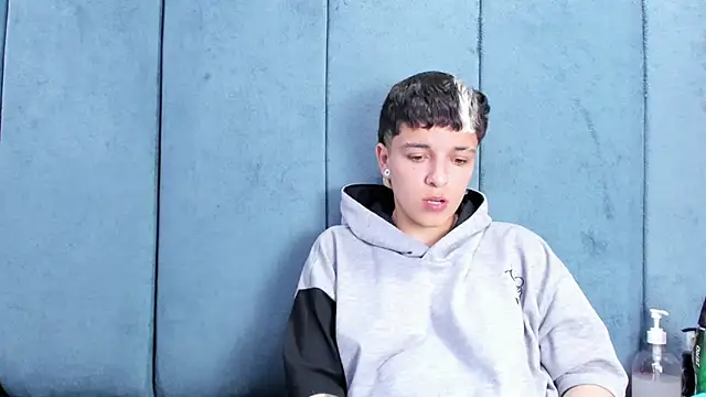 צ'אט XXX בשידור חי של Megan_Thompson_