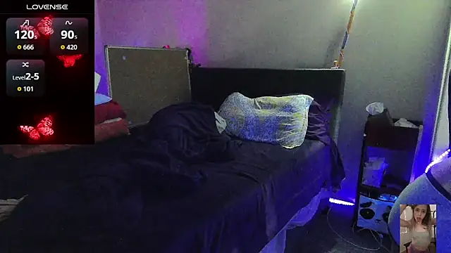 Blondiewithanass live XXX chat