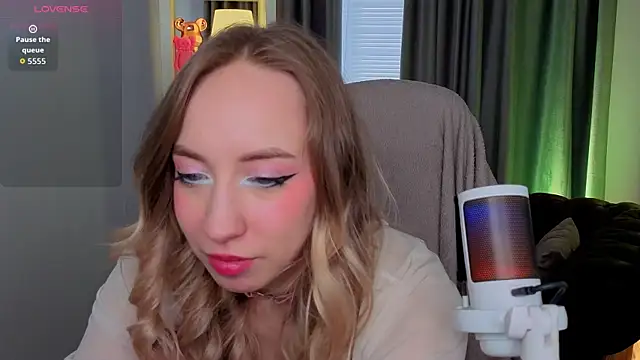 ShadowSparkle Adlı Modelin Canlı XXX Sohbeti