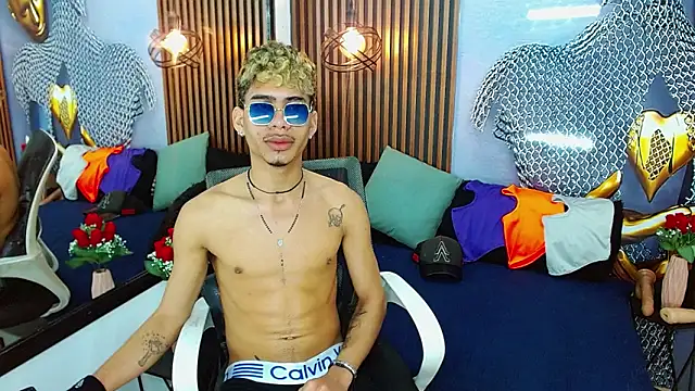 Pokazy przed kamerką – Skinny_cute_Alyer