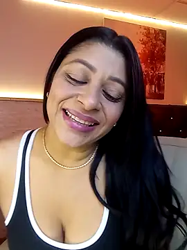 Lashmy111 লাইভ XXX চ্যাট