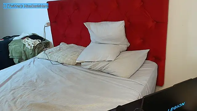 NicoDavisOfficial Webcam show