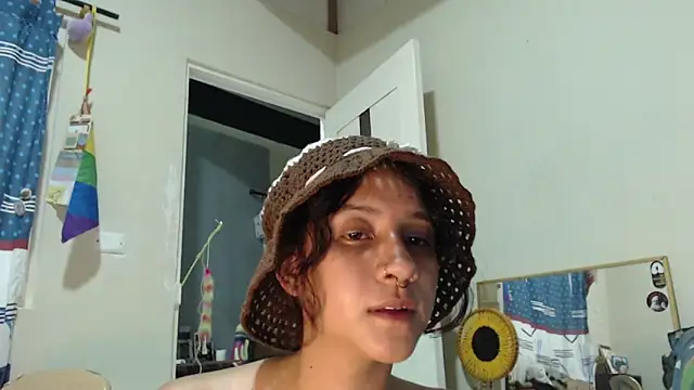 AlinaWoolf_'s Live XXX Chat