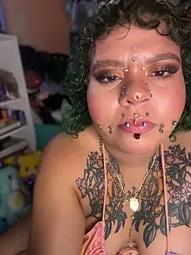 DivineBBWPoison XXX чат на живо