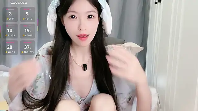 XiaoMei-iiiiii 在線直播表演