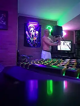 chronic_vibez live XXX chat