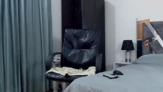 XXX chat uživo modela Frank_heaven01