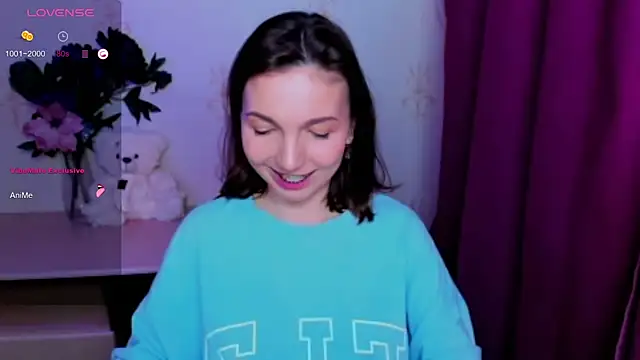 Chat XXX en directo de KindHazelHere_