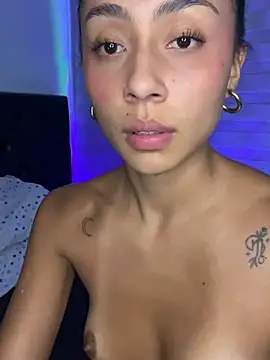 Bella_dannbondn Webbikameraesitys