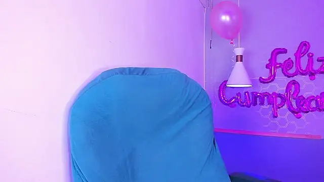 Tsuki_Maru Show in webcam