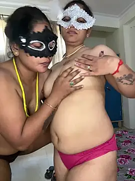 NaughtyDesiGirls' Live XXX Chat