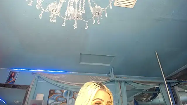 ADRIANNA_FOX Live XXX-Chat