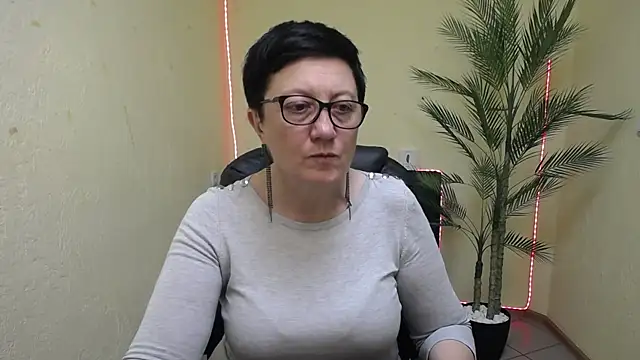 دردشة EmilyL0ve الجنسية المباشرة