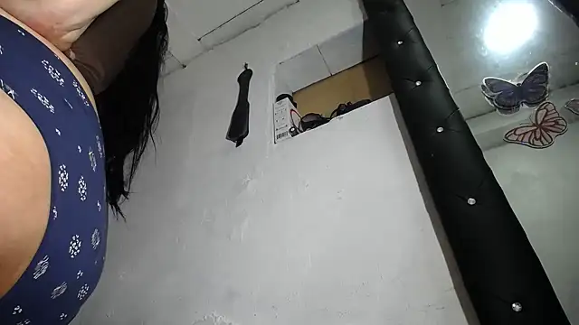 nattashafoxx Show in webcam