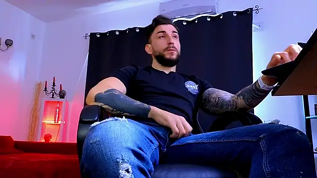 MightyAaron66 Pertunjukan Webcam