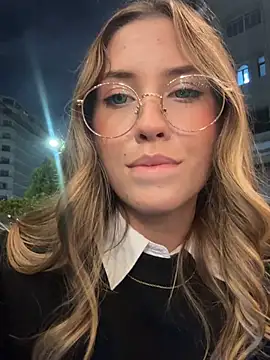 Chat +18 de fanyabbey ao vivo