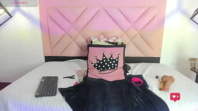 isa_cute_1's Live XXX Chat