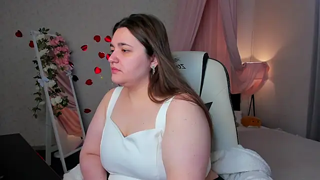 Ayleen_Gecen Webbikameraesitys