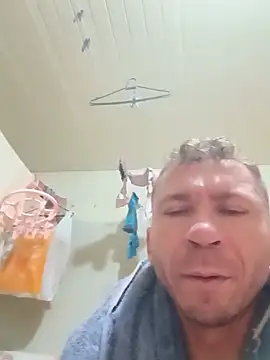 RobertoLuiz84のライブXXXチャット
