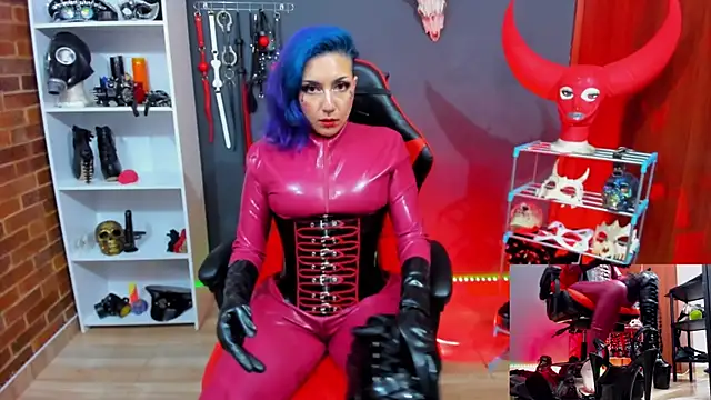 Yelena_LatexMaiden: απευθείας συνομιλία ΧΧΧ