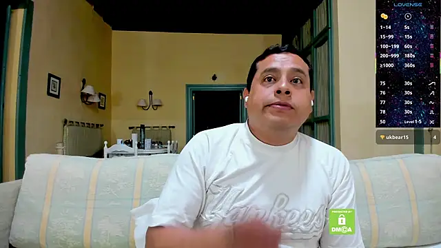 brad_latino 在線直播表演