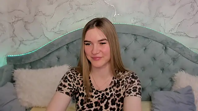 RoxyReignn's Live Chat Room