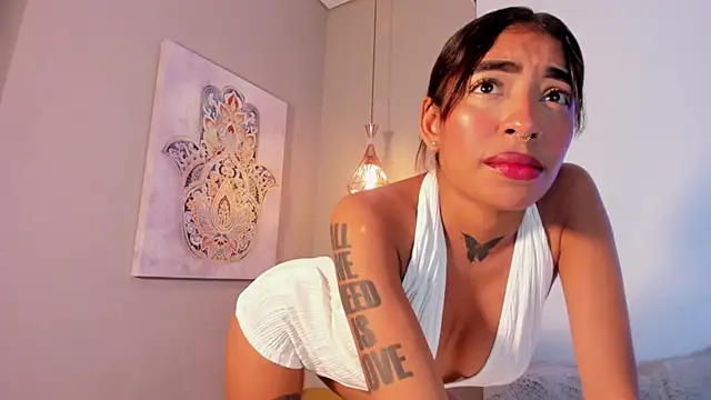 Scarlet_Vixen_ লাইভ XXX চ্যাট
