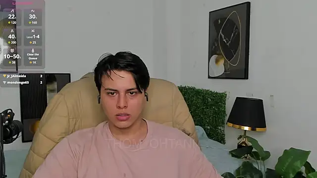 Chat +18 de Thom_Ohtani ao vivo