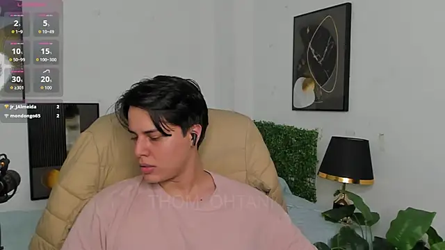 Chat +18 de Thom_Ohtani ao vivo