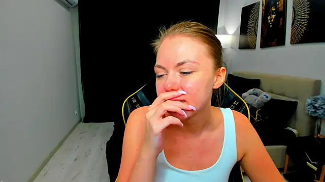 Strawberrye's Live XXX Chat