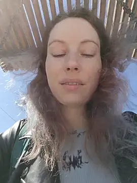 XXX chat uživo modela Frost_foxy