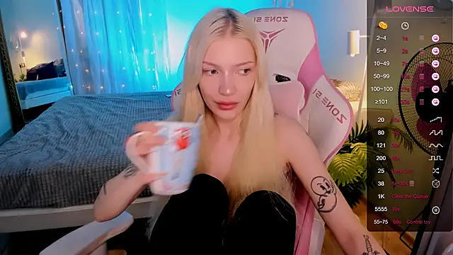AnyaTaylor_ Live XXX-Chat