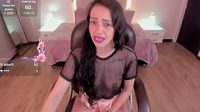 Chat +18 de Mariam_Lopez__ ao vivo