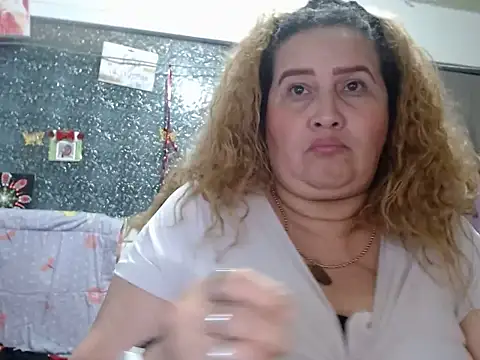 Chat XXX en directo de Perla1981--