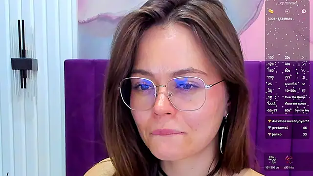 Chat +18 de Kelly_Cuutie ao vivo
