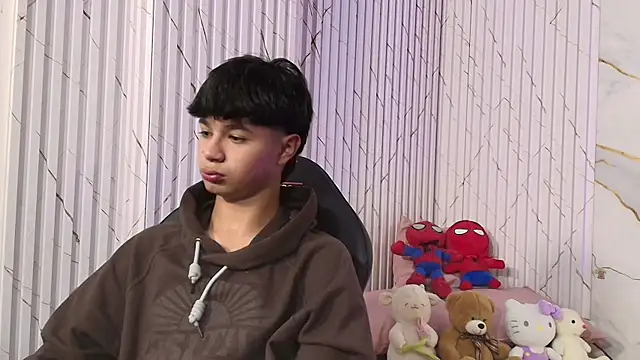 Spark_tay's Live Chat Room