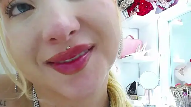 Barbie_girl_69: απευθείας συνομιλία ΧΧΧ
