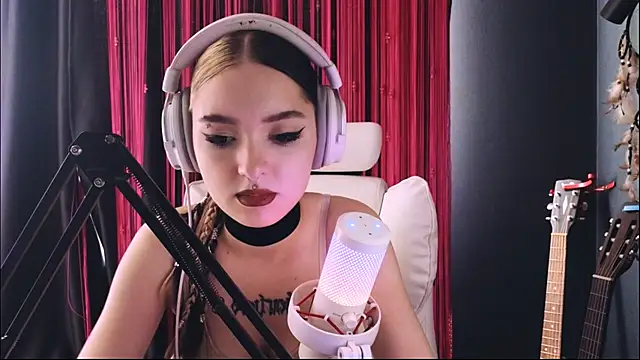 Avi_Nile Chat XXX live