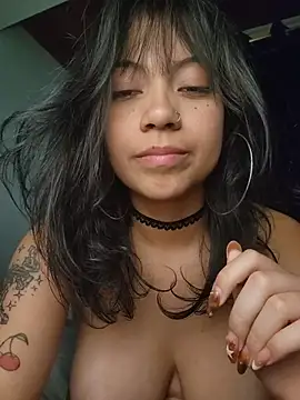 NefertitiXO Adlı Modelin Canlı XXX Sohbeti