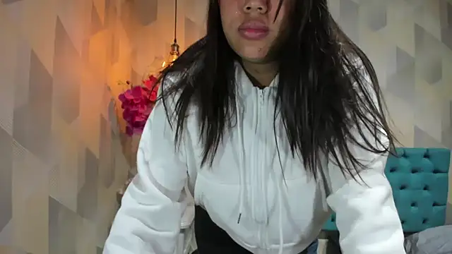 LindaBreeS live XXX chat