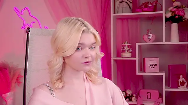 XXX chat uživo modela AdeleCartier