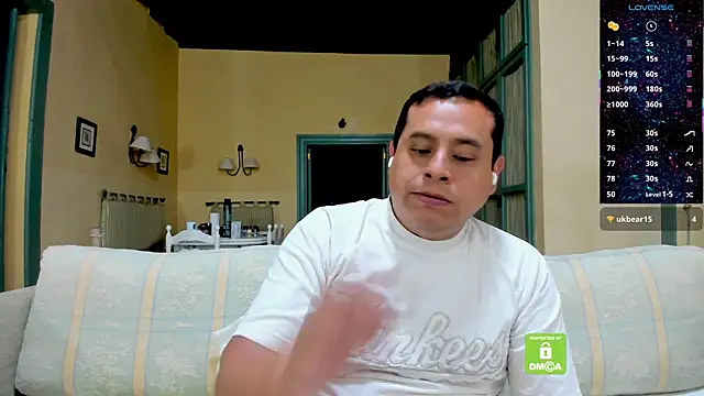 brad_latino 在線直播表演