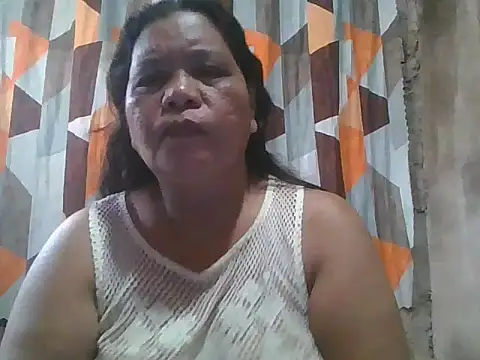Show modela xxbernxxx na web-kameri