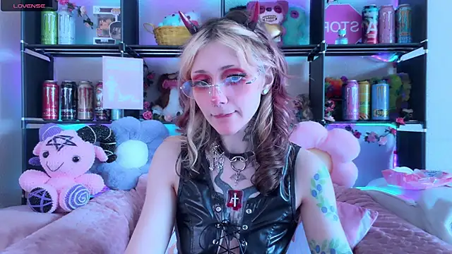 _Devill_Baby élő XXX-chatje