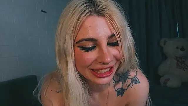 Ashley-Urban élő XXX-chatje