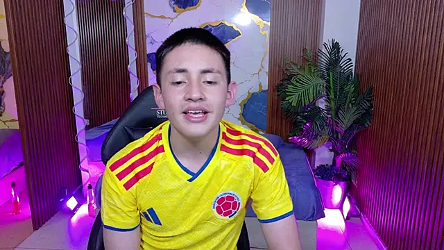 Andres_Tay's Live XXX Chat