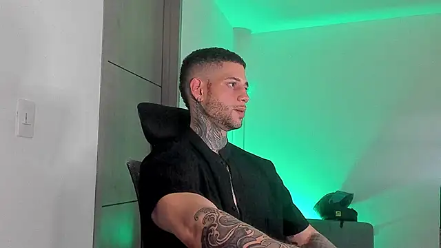 Chat +18 de _jamesleandros1 ao vivo
