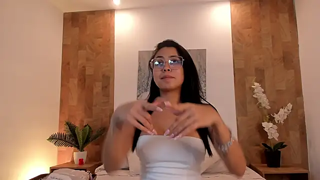 Chatroom XXX en direct de Lucia_Brown_