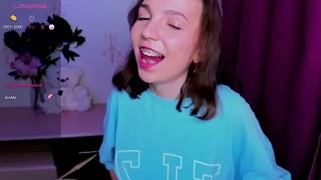 Онлайн чат XXX KindHazelHere_